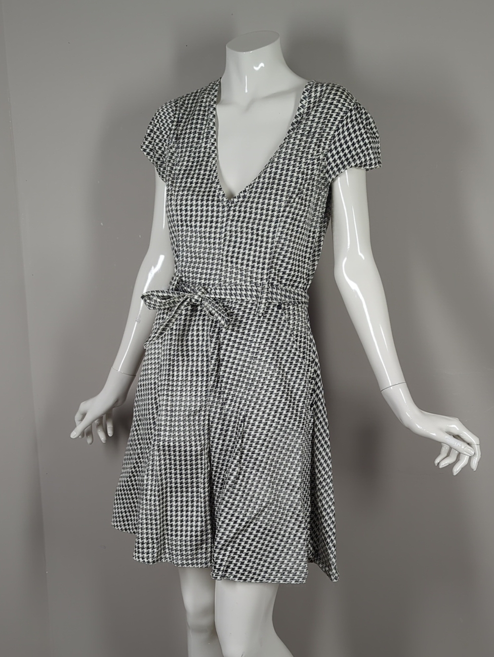 Diesel Black & White Houndstooth V-Neck Fit-and-Flare Dress Small